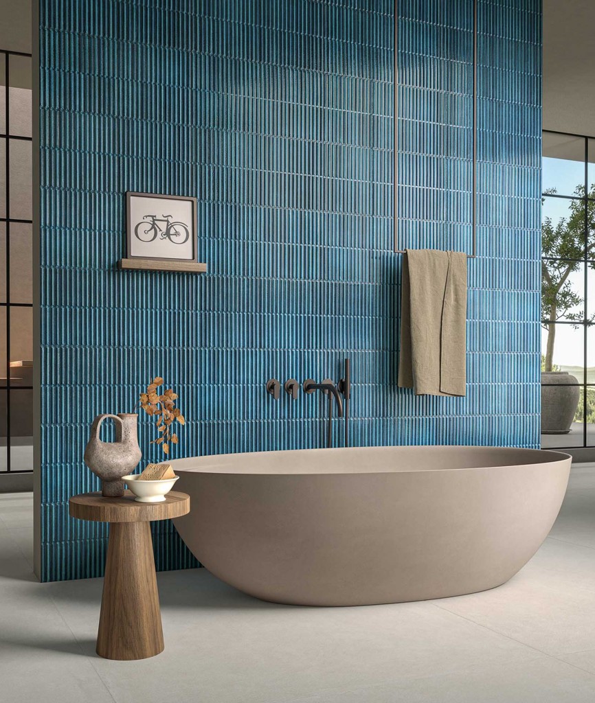 Ванная комната с Home Stripes Blue