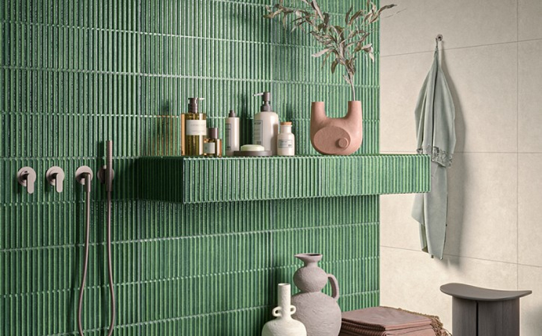 Душевая зона с рельефной стеной от Piemme Ceramiche