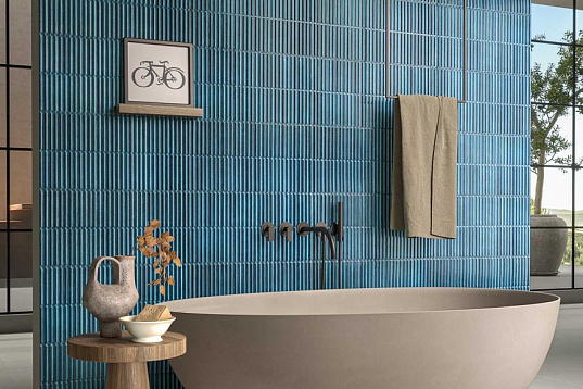 Ванная комната с Home Stripes Blue